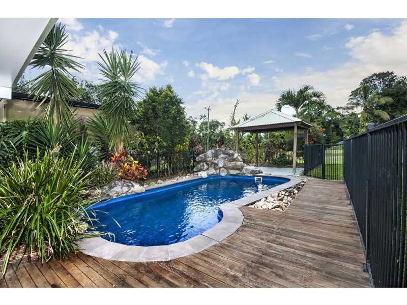 15 Watson Close, Mossman QLD 4873