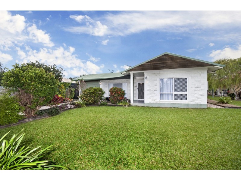 15 Watson Close, Mossman QLD 4873