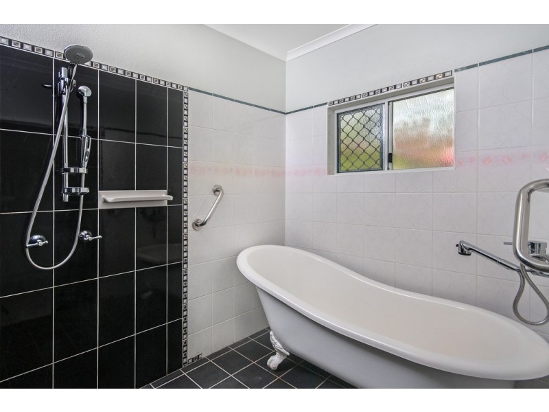 15 Watson Close, Mossman QLD 4873