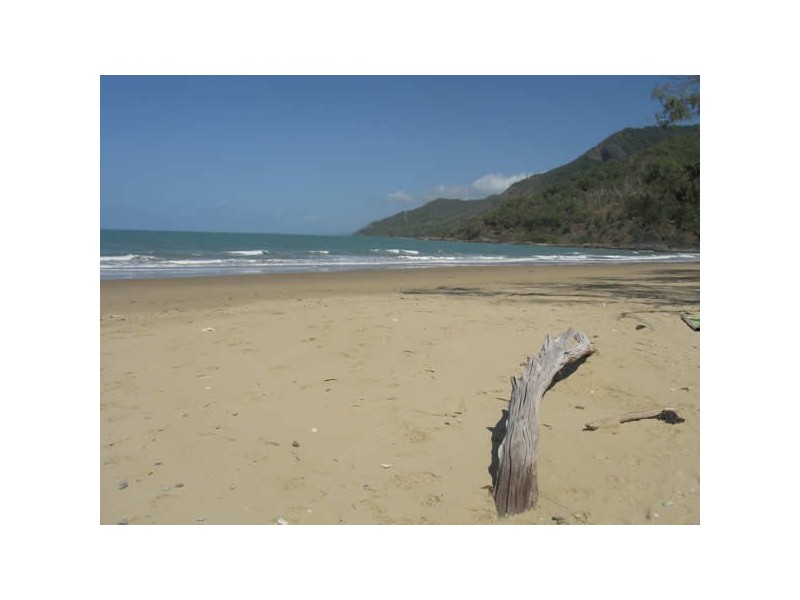 26 Oak Street, Oak Beach QLD 4877