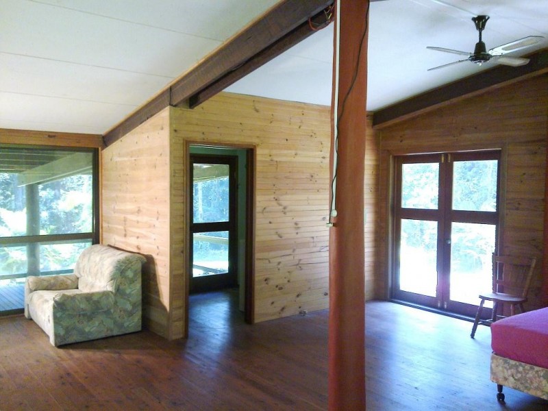 71 Buchanan Creek Rd COW BAY, Daintree QLD 4873