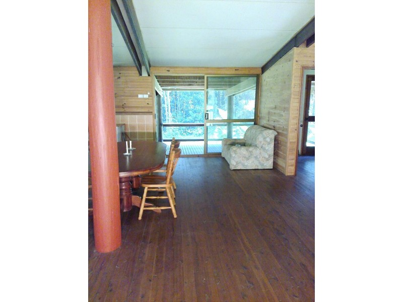 71 Buchanan Creek Rd COW BAY, Daintree QLD 4873