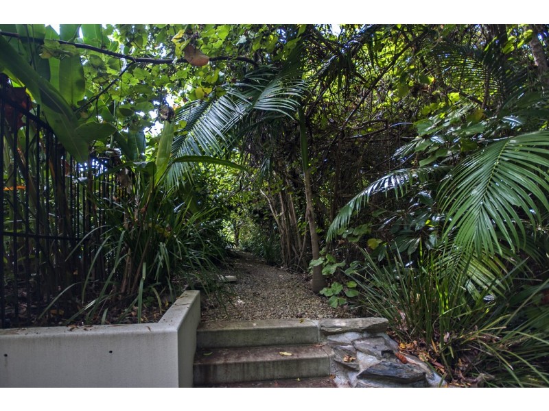 24 Beachfront Mirage, Port Douglas QLD 4877