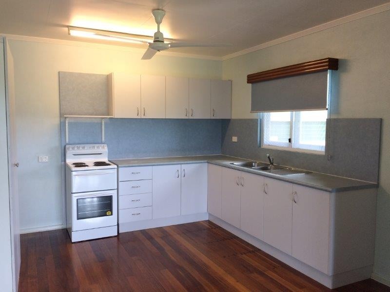 11 Cedars Street, Mossman QLD 4873