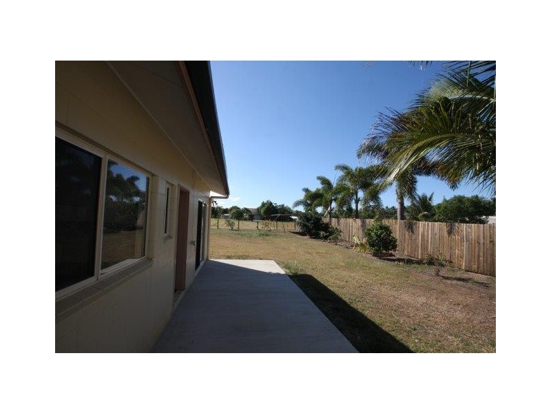 19 Allamanda Street, Cooya Beach QLD 4873