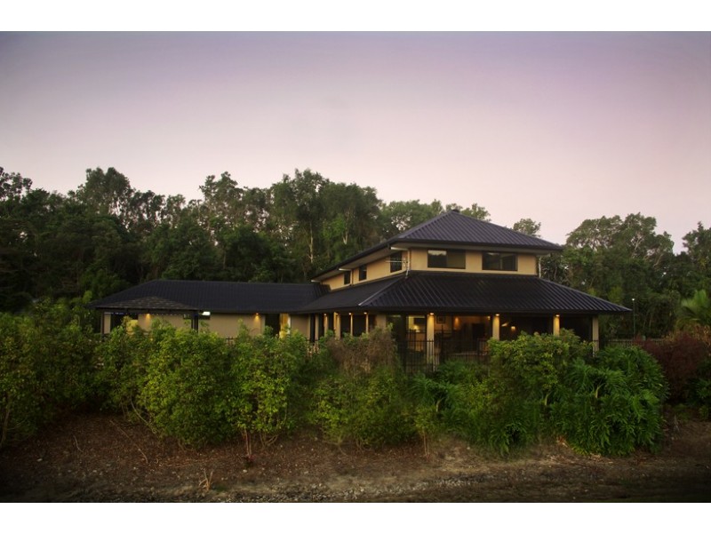 83 Mitre Street, Port Douglas QLD 4877