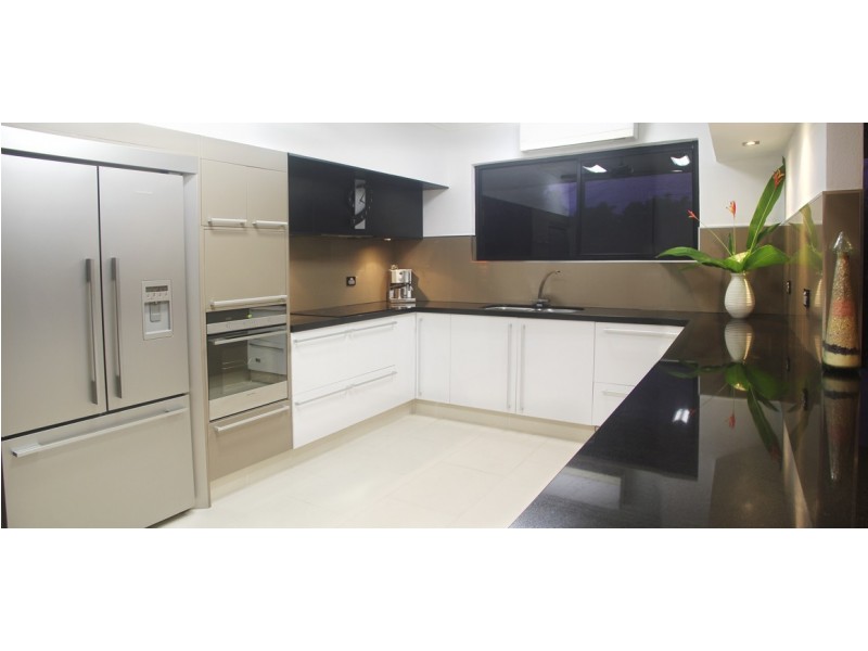 83 Mitre Street, Port Douglas QLD 4877