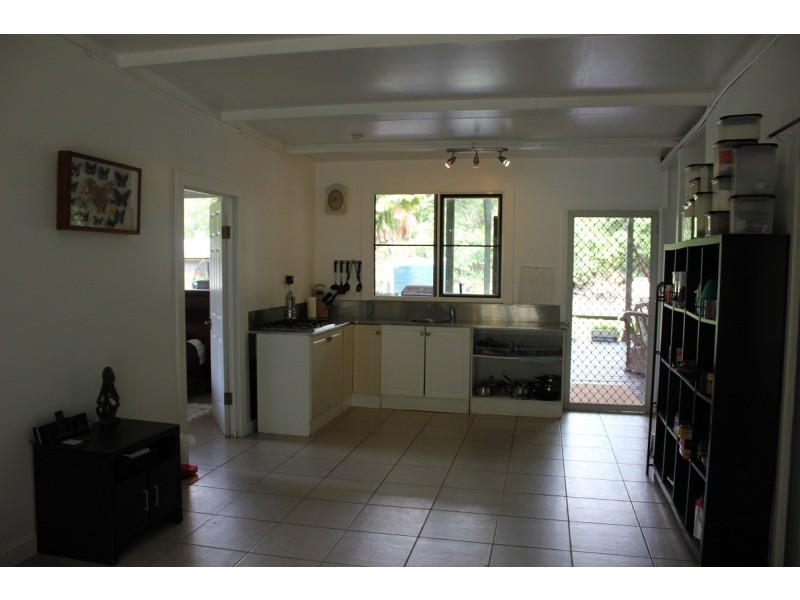 4 Cape Tribulation Road THORNTON BEACH, Cape Tribulation QLD 4873