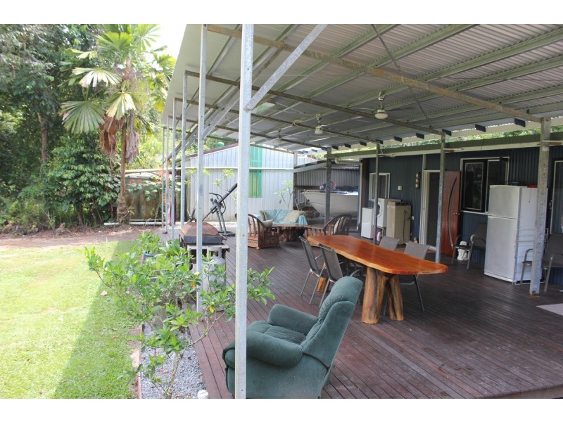 4 Cape Tribulation Road THORNTON BEACH, Cape Tribulation QLD 4873