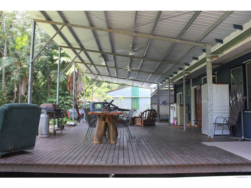 4 Cape Tribulation Road THORNTON BEACH, Cape Tribulation QLD 4873