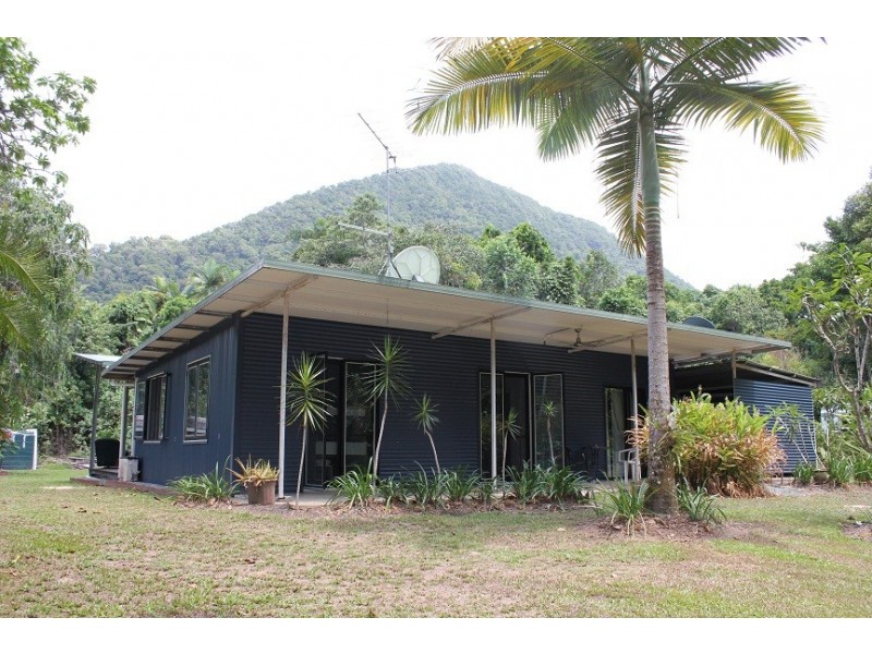 4 Cape Tribulation Road THORNTON BEACH, Cape Tribulation QLD 4873