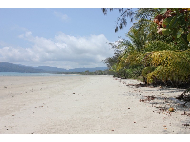 4 Cape Tribulation Road THORNTON BEACH, Cape Tribulation QLD 4873