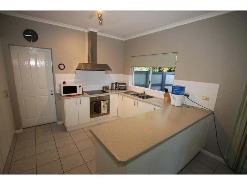 1/8 Atoll Close, Port Douglas QLD 4877