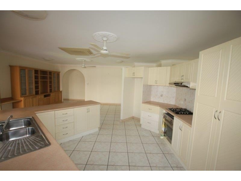 16 Forest Glen Road, Mossman QLD 4873