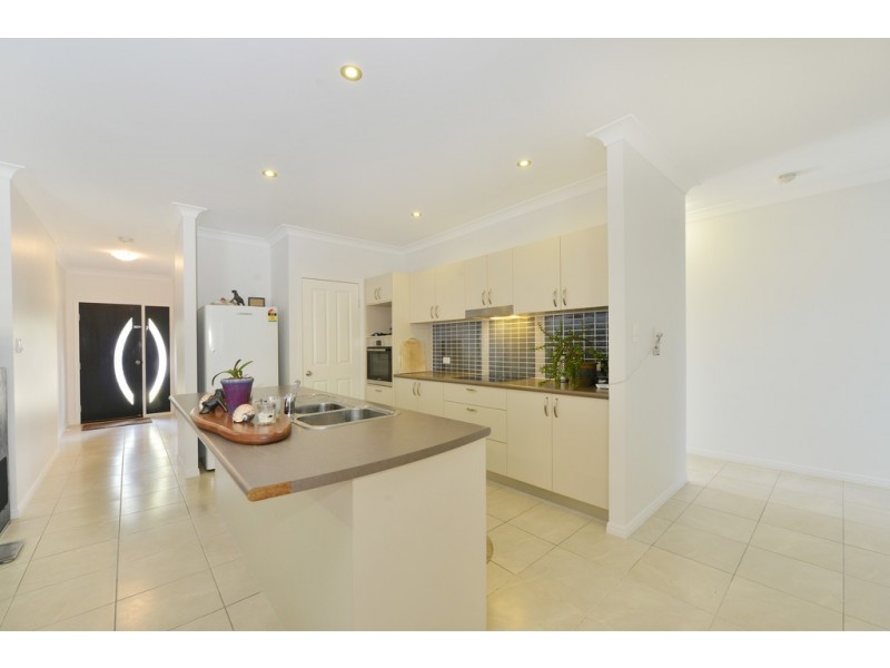 9 Satinash Street, Mossman QLD 4873