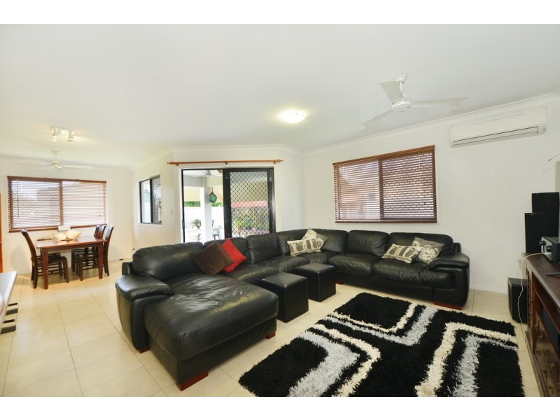 9 Satinash Street, Mossman QLD 4873