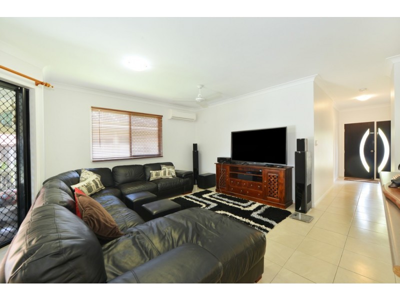 9 Satinash Street, Mossman QLD 4873
