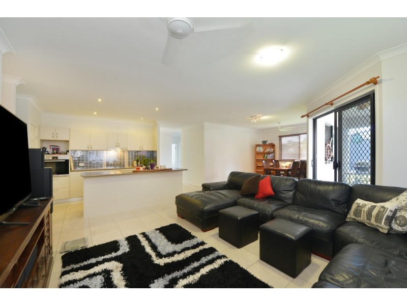 9 Satinash Street, Mossman QLD 4873