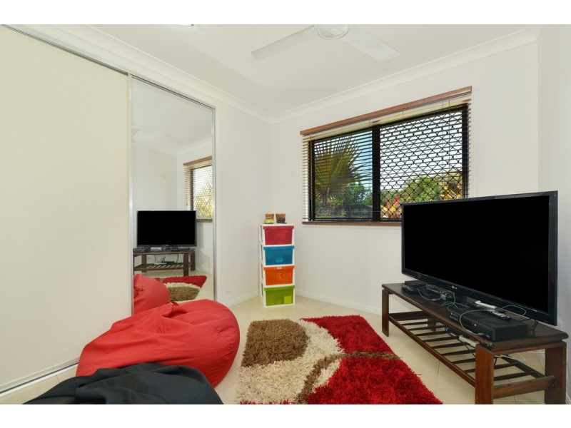 9 Satinash Street, Mossman QLD 4873