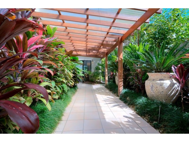 Villa 3 Thornton West, 11-17 St Crispins Avenue, Port Douglas QLD 4877