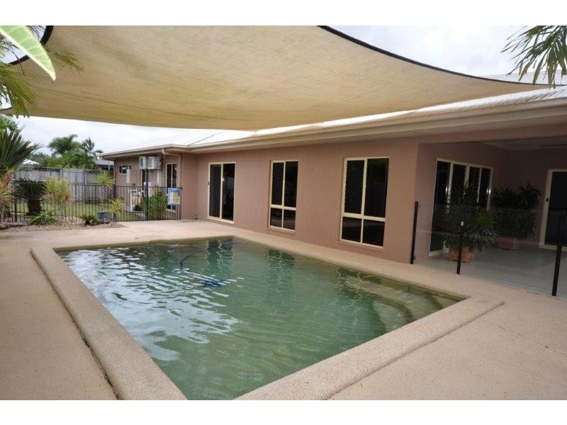 4 Shearwater Street, Port Douglas QLD 4877