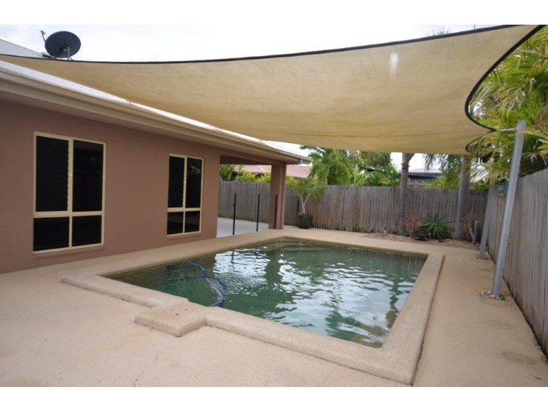 4 Shearwater Street, Port Douglas QLD 4877