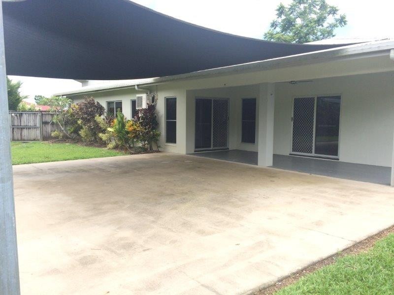 8 Waratah Close, Mossman QLD 4873