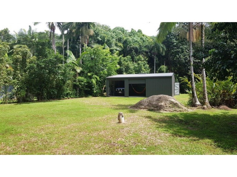 8 Cape Trib Road THORNTON BEACH, Daintree QLD 4873