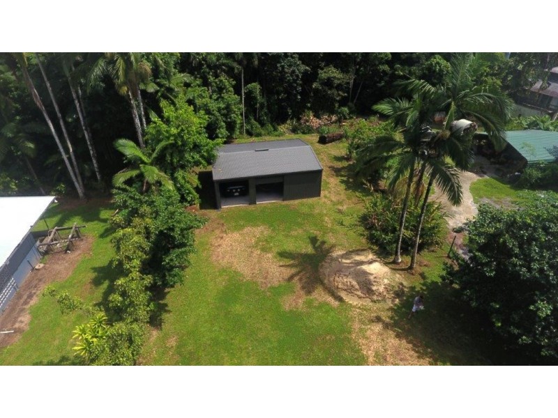 8 Cape Trib Road THORNTON BEACH, Daintree QLD 4873