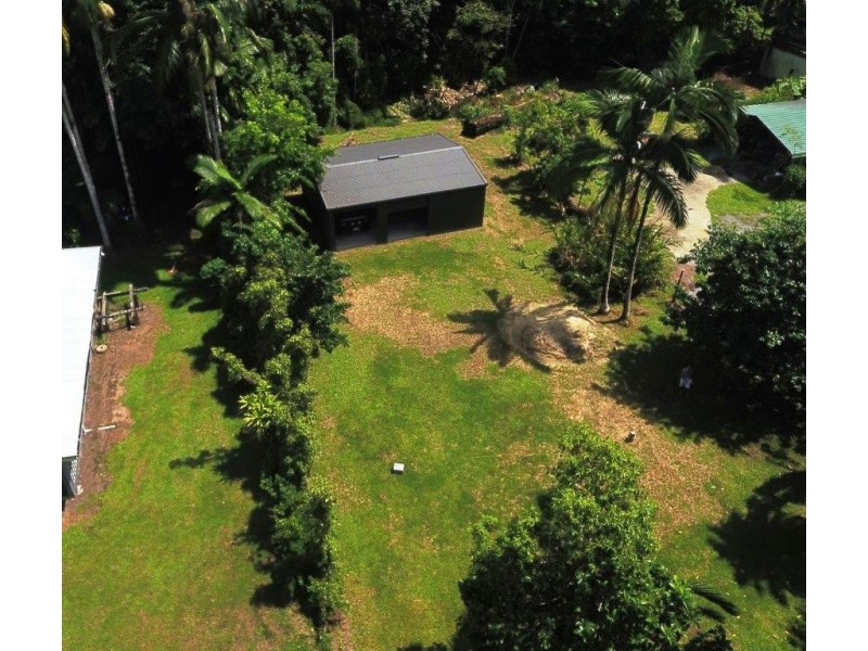 8 Cape Trib Road THORNTON BEACH, Daintree QLD 4873