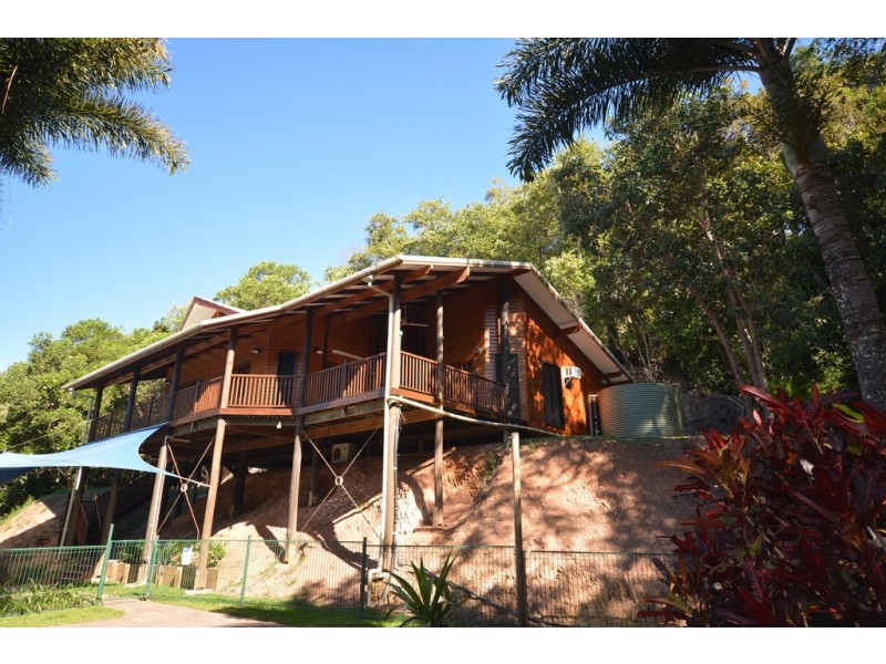 14 Ocean View Road, Port Douglas QLD 4877