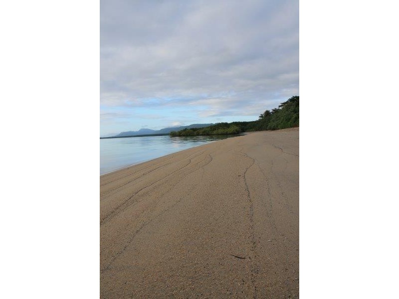 93 Bougainvilia Street, Cooya Beach QLD 4873