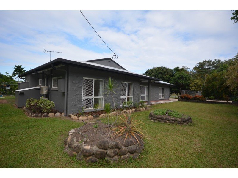 21 Reynolds Road, Oak Beach QLD 4877