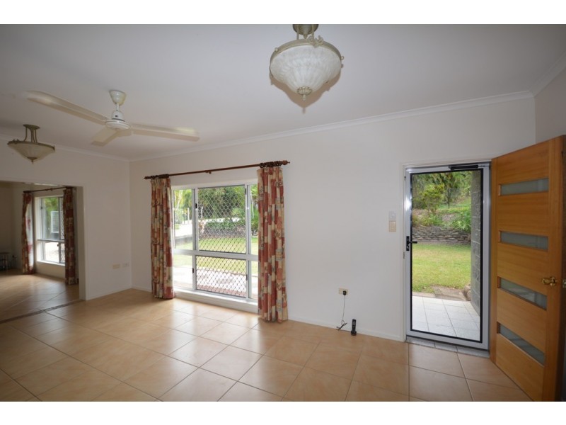 21 Reynolds Road, Oak Beach QLD 4877