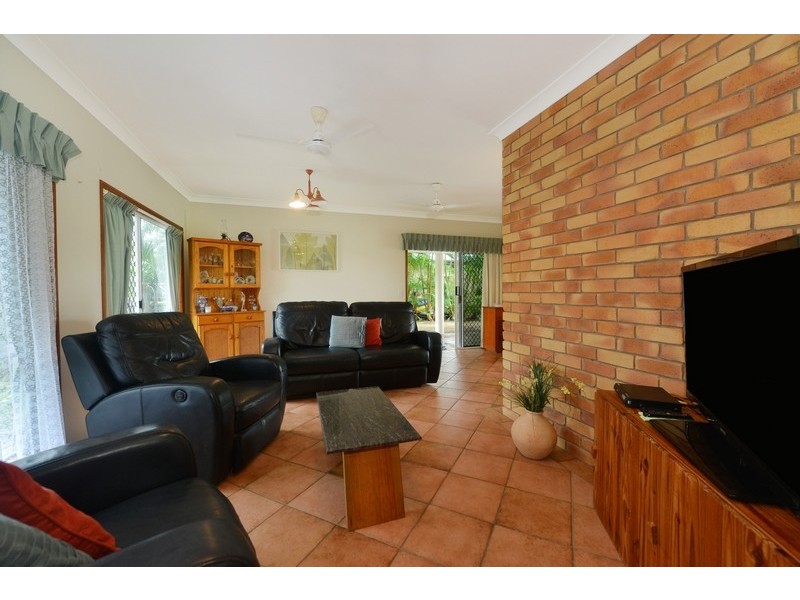 8 Shalom Close, Cooya Beach QLD 4873