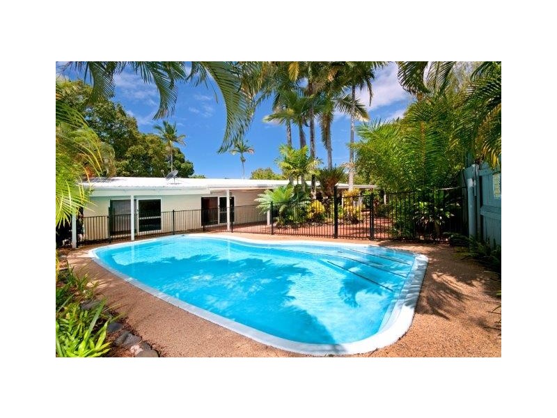 2 Sorrento Crescent, Port Douglas QLD 4877