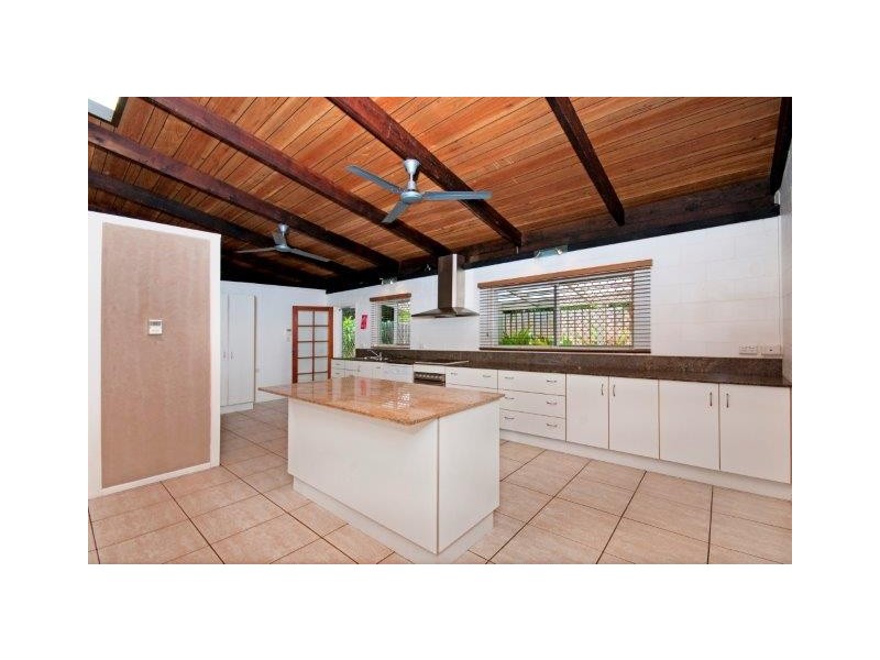 2 Sorrento Crescent, Port Douglas QLD 4877