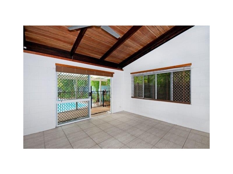 2 Sorrento Crescent, Port Douglas QLD 4877