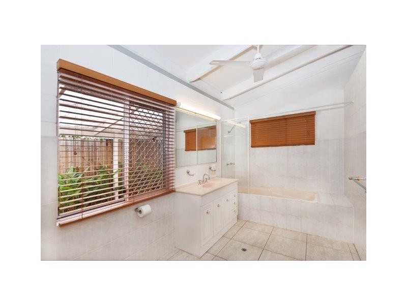 2 Sorrento Crescent, Port Douglas QLD 4877