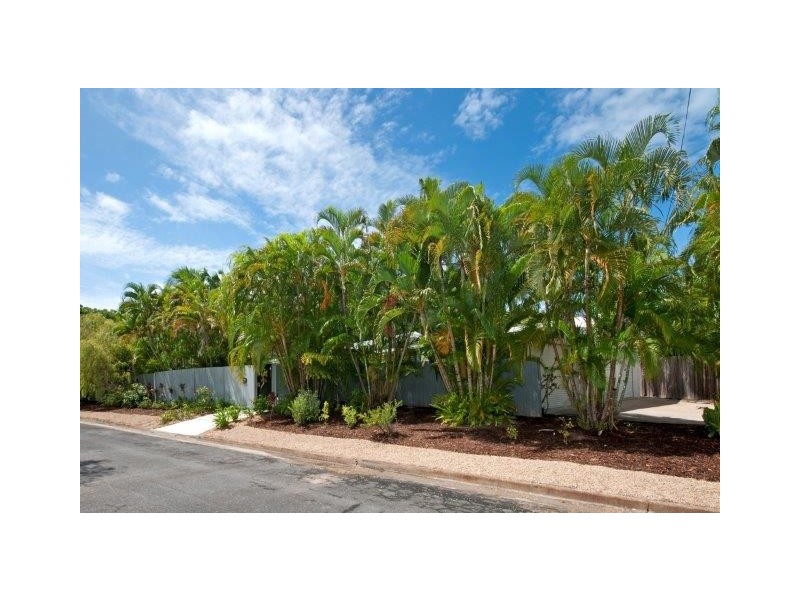 2 Sorrento Crescent, Port Douglas QLD 4877