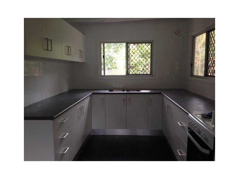 60 Esplanade, Wonga QLD 4873