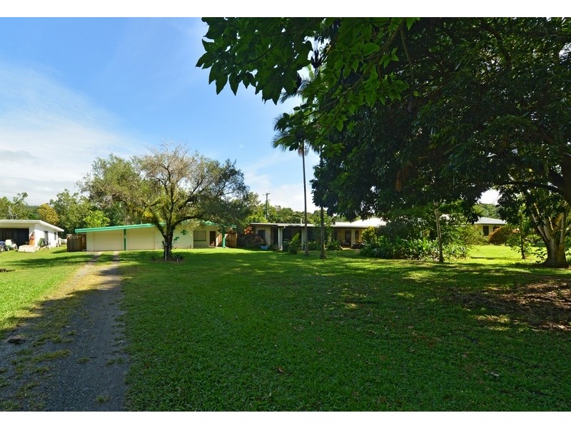 14 Esplanade, Wonga QLD 4873