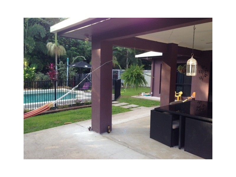 10 White Oak Avenue, Mossman QLD 4873