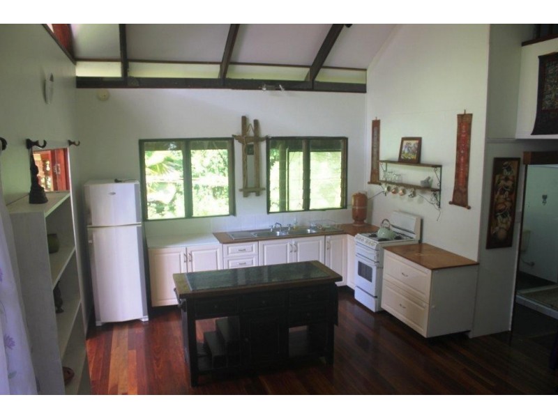180 Silky Oak Road COW BAY, Daintree QLD 4873