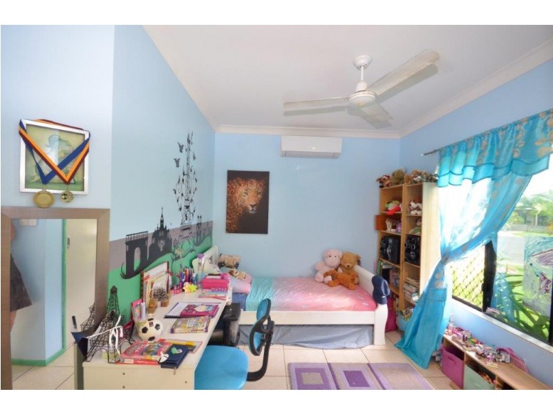 12 Satinash Street, Mossman QLD 4873