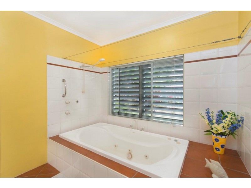 1/12 Limpet Avenue, Port Douglas QLD 4877