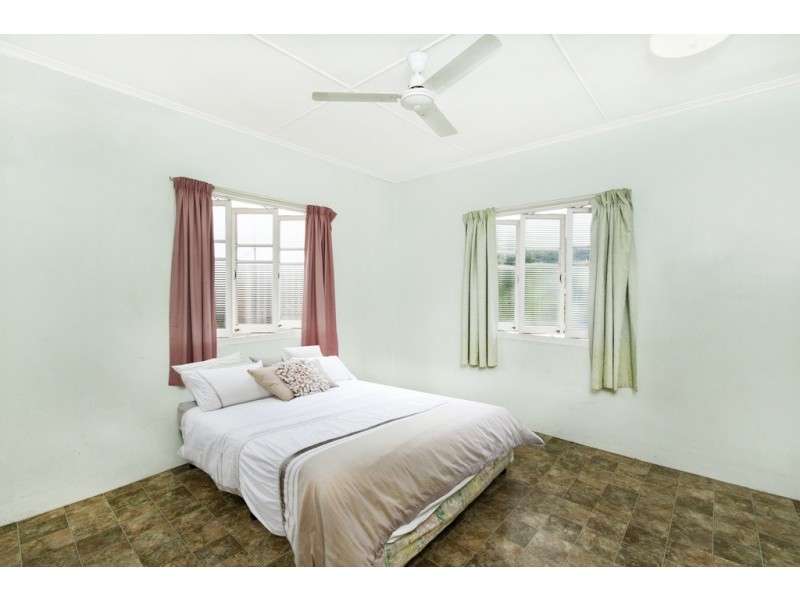 6 William Street, Mossman QLD 4873