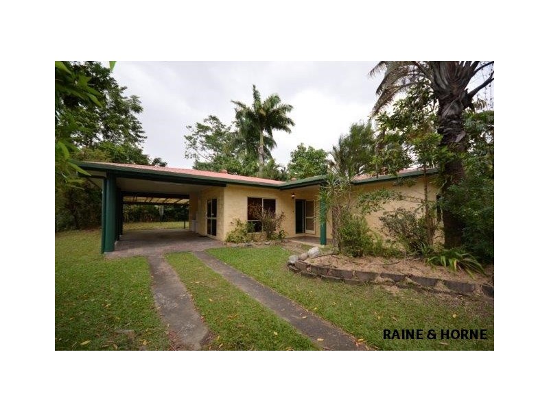 32 Middlemiss Street, Mossman QLD 4873