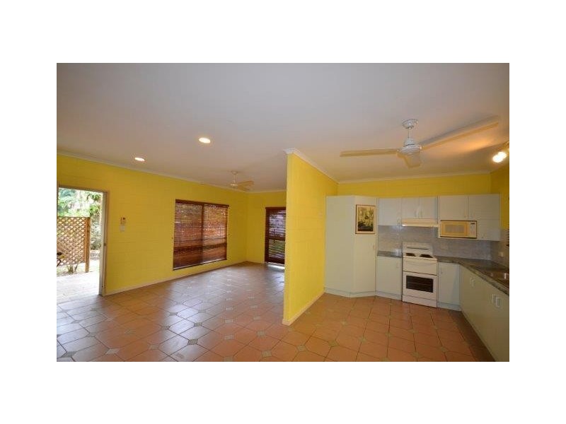 32 Middlemiss Street, Mossman QLD 4873