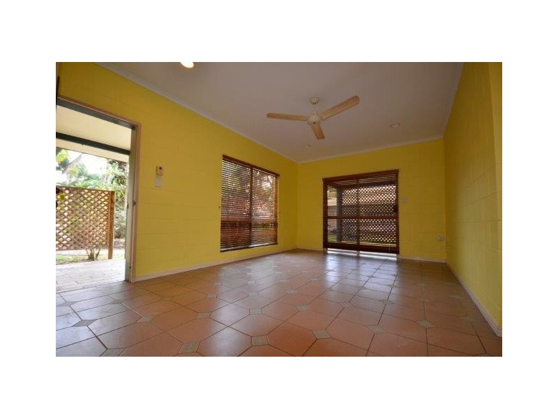 32 Middlemiss Street, Mossman QLD 4873